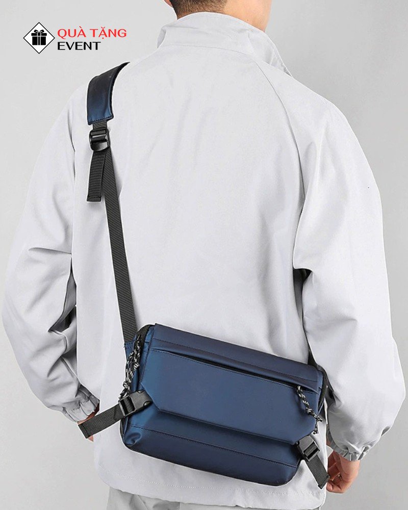 Túi đeo chéo quà tặng doanh nghiệp, in logo theo yêu cầu - Mã TDC095 May túi đeo chéo rút - TDC095