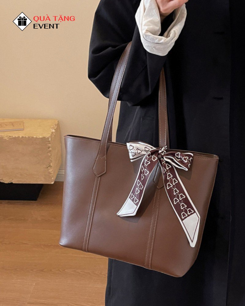 Túi xách nữ công sở quà tặng doanh nghiệp, in logo theo yêu cầu - Mã TXNCS012 Địa chỉ may túi xách nữ - TXNCS012