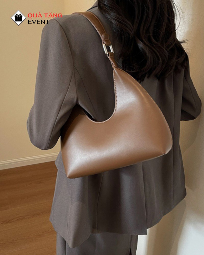 Túi xách nữ đeo vai quà tặng doanh nghiệp, in logo theo yêu cầu - Mã TXNDV002 May gia công túi xách nữ quà tặng doanh nghiệp - TXNDV002