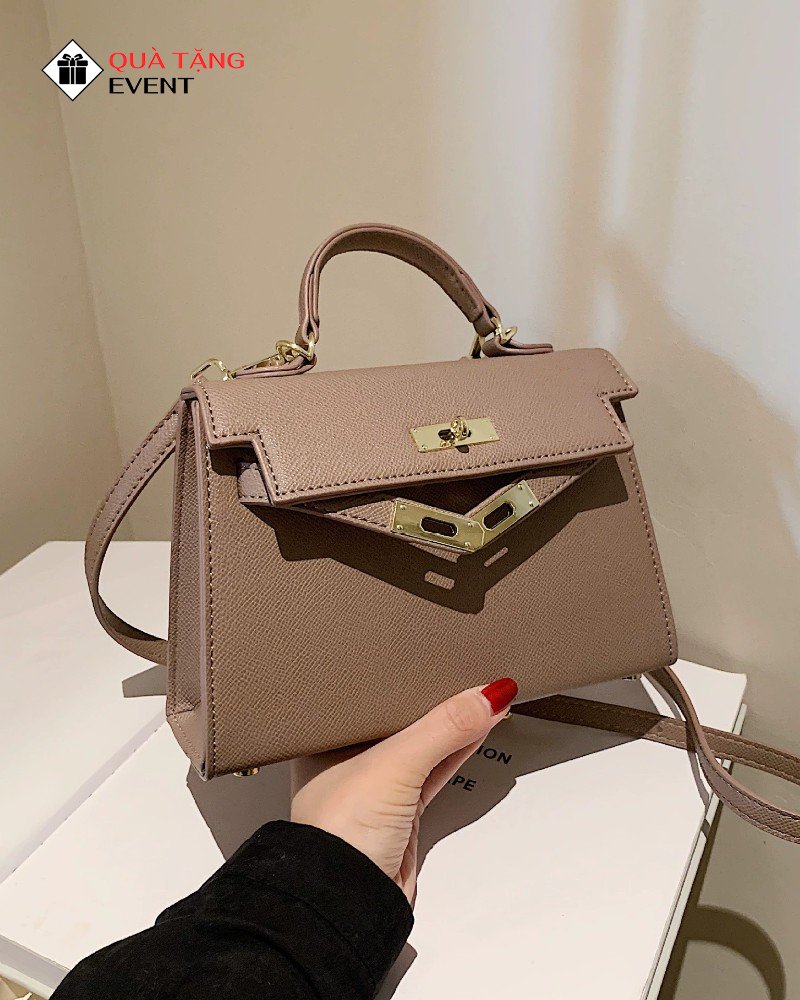 Túi xách nữ đeo chéo quà tặng doanh nghiệp, in logo theo yêu cầu - Mã TXNDC008 Nhận hàng may gia công túi xách nữ - TXNDC008