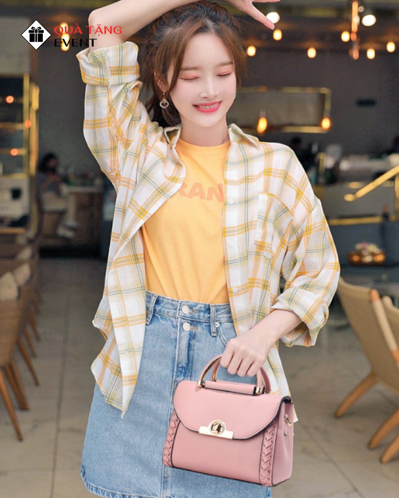 Túi xách nữ đeo chéo quà tặng doanh nghiệp, in logo theo yêu cầu - Mã TXNDC004 Sản xuất túi xách nữ quà tặng doanh nghiệp - TXNDC004