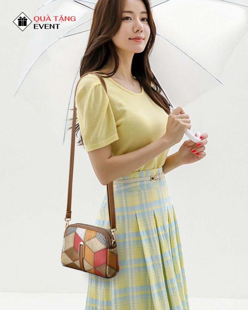 Túi xách nữ đeo chéo quà tặng doanh nghiệp, in logo theo yêu cầu - Mã TXNDC014 Xưởng cung cấp túi xách nữ in logo số lượng lớn - TXNDC014