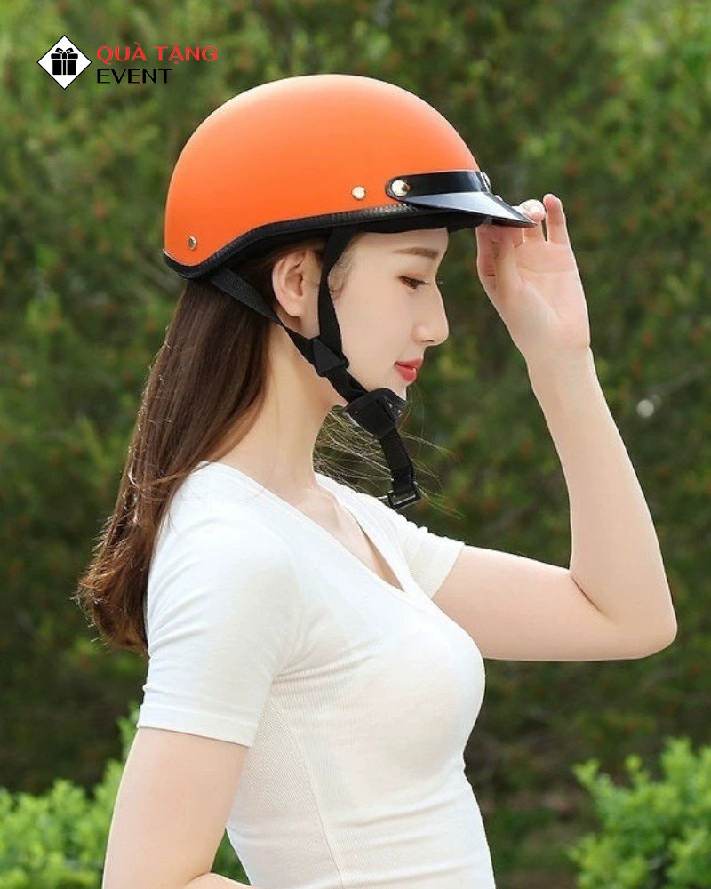 In tên lên mũ bảo hiểm - MBH004 In tên lên mũ bảo hiểm - MBH004